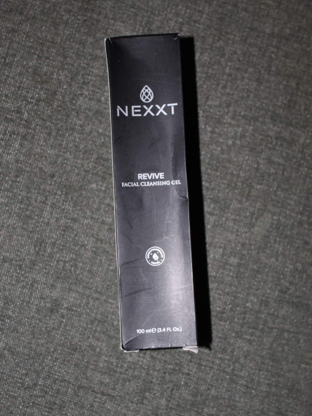Nexxt Revive Facial Cleansing Gel — Black